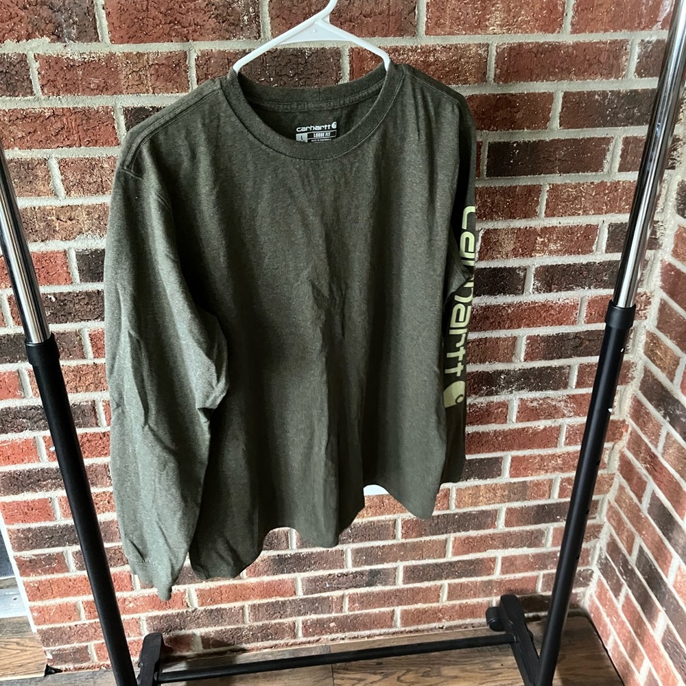 Carhartt loose for long sleeve woman’s tee!